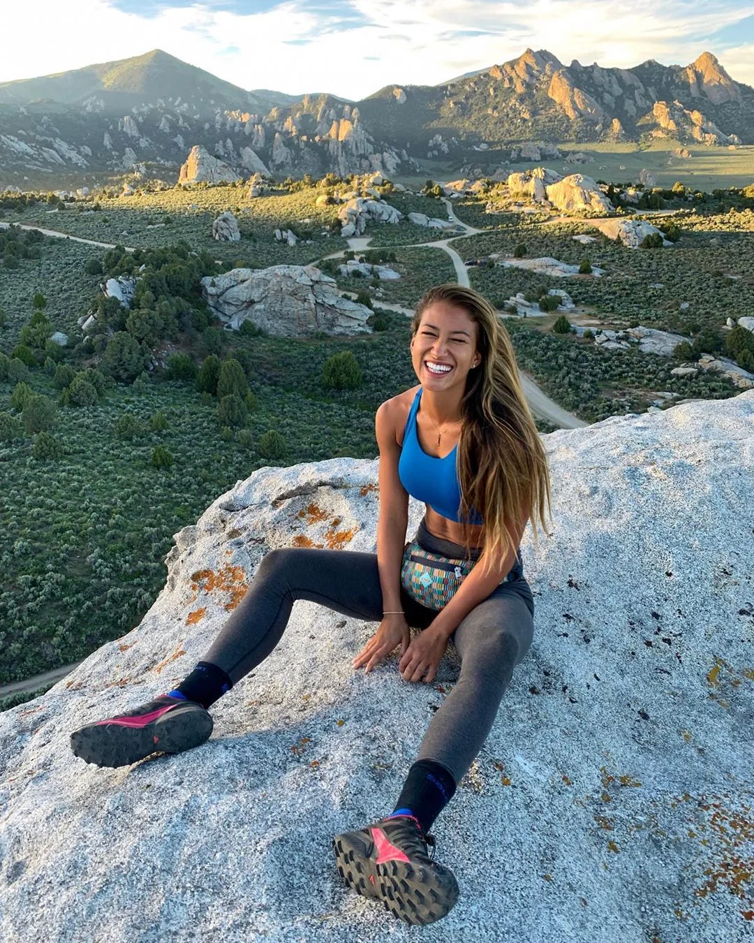 Karina Elle photo 8 — Brown, Athletic