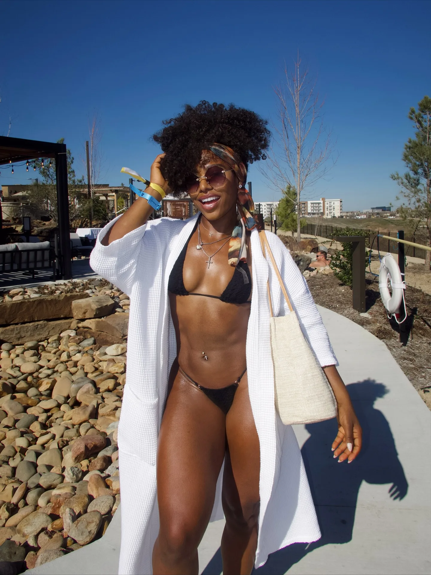Karina Nicoldine photo 3 — Athletic, Brown
