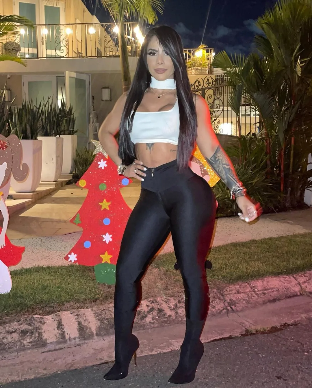 Karishna Ayala photo 5 — Latin, Artist, Business Woman, Fitness Model