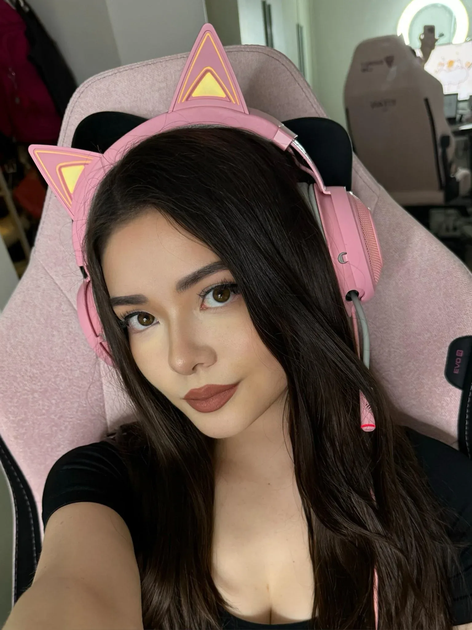 Katchii photo 17 — Mixed-race (primarily Asian), Gamer, Influencer, Model, TikTok Star, YouTuber