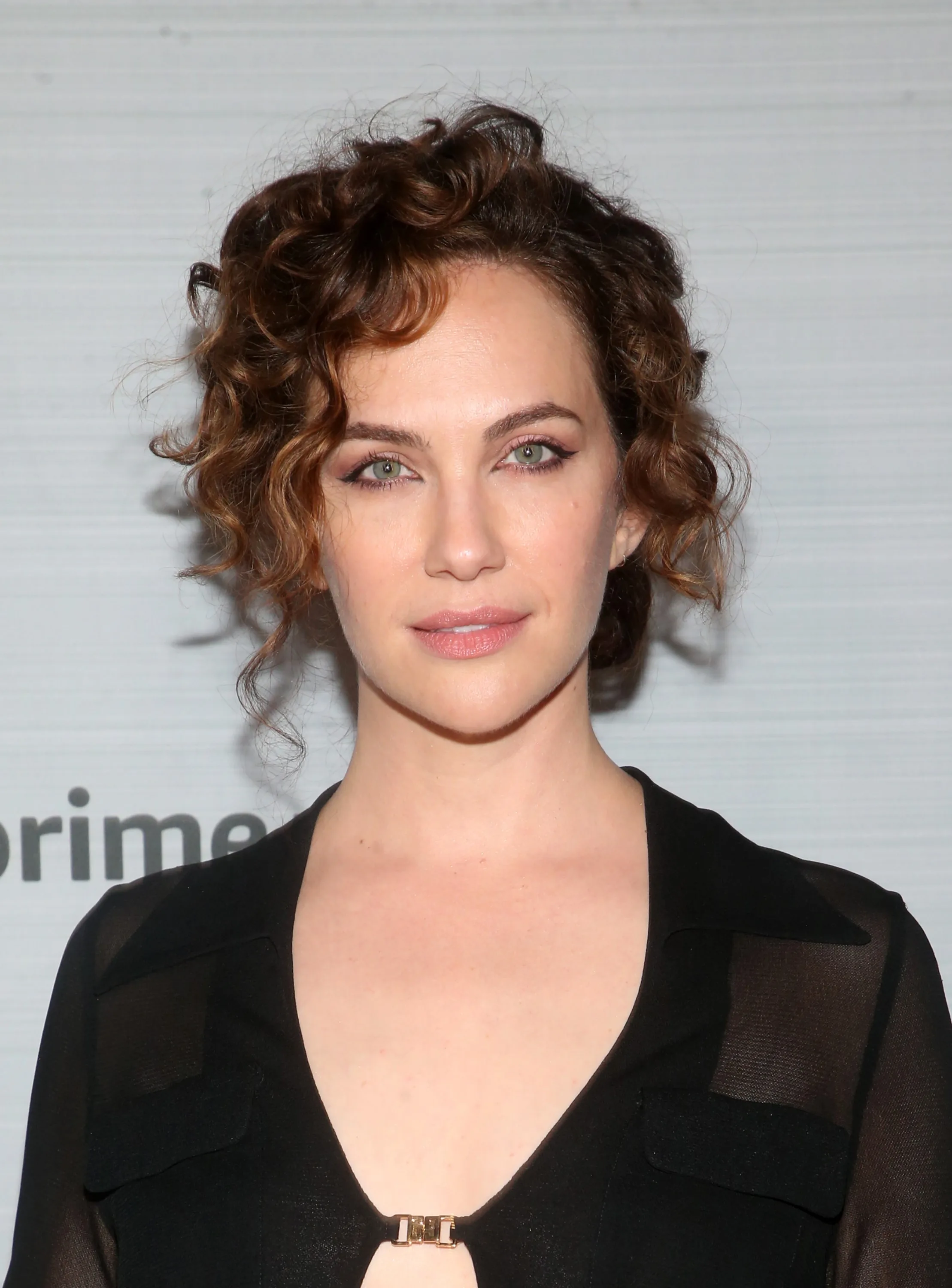 Kate Siegel photo 7 — American, Brown