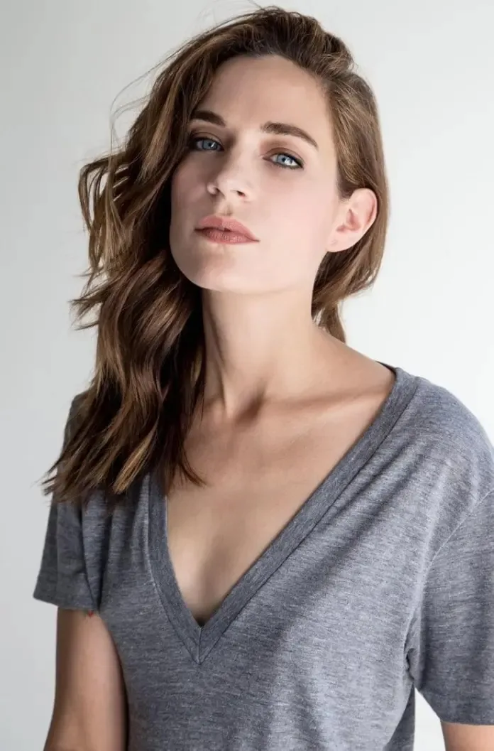 Kathleen Munroe photo 15 — Slim, Hazel