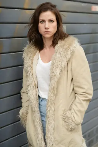 Katrin Hess photo 8 — Brown, Average