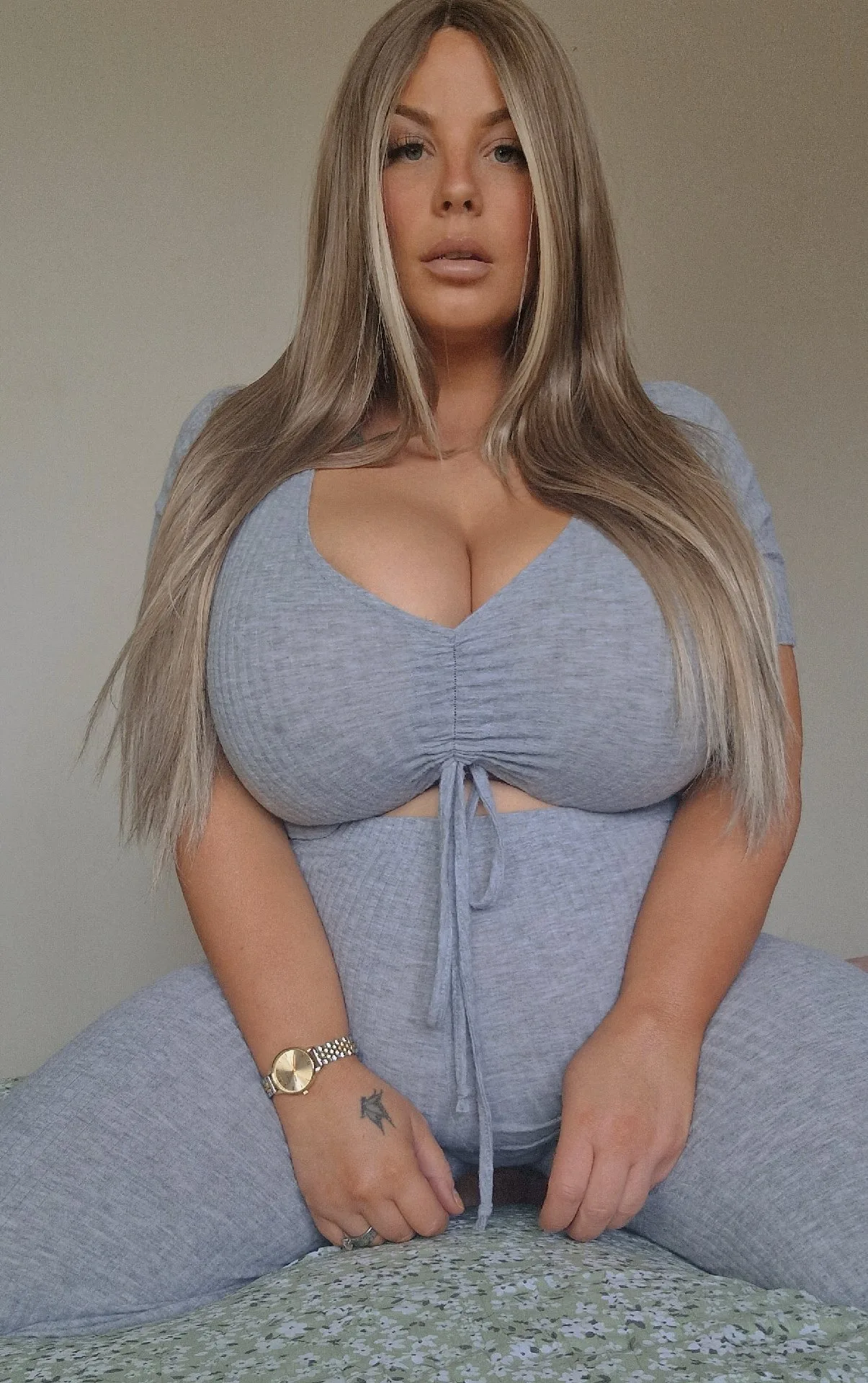 Kayleigh Louise photo 7 — Red, BBW