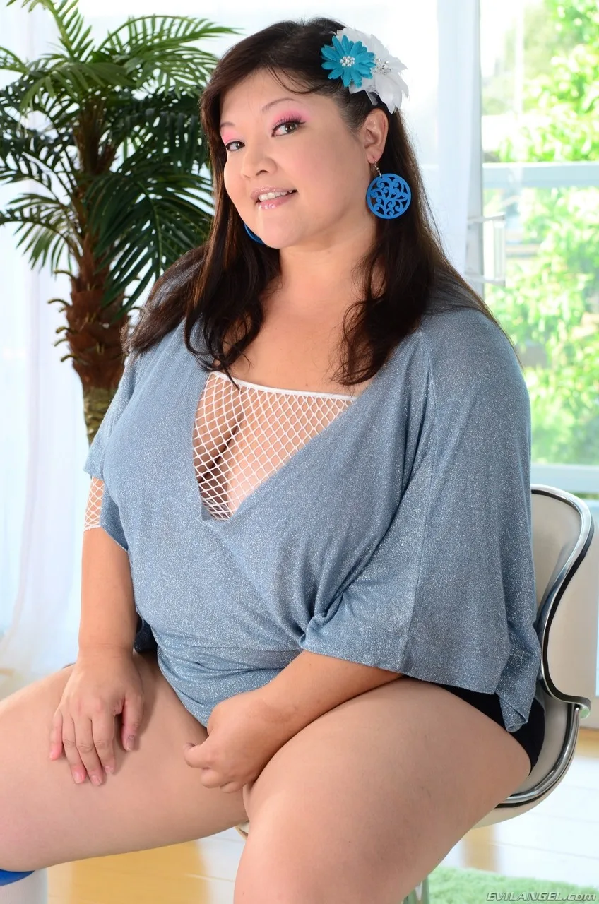 Kelly Shibari photo 17 — Mixed-race (primarily Asian), Adult Model, Porn Star