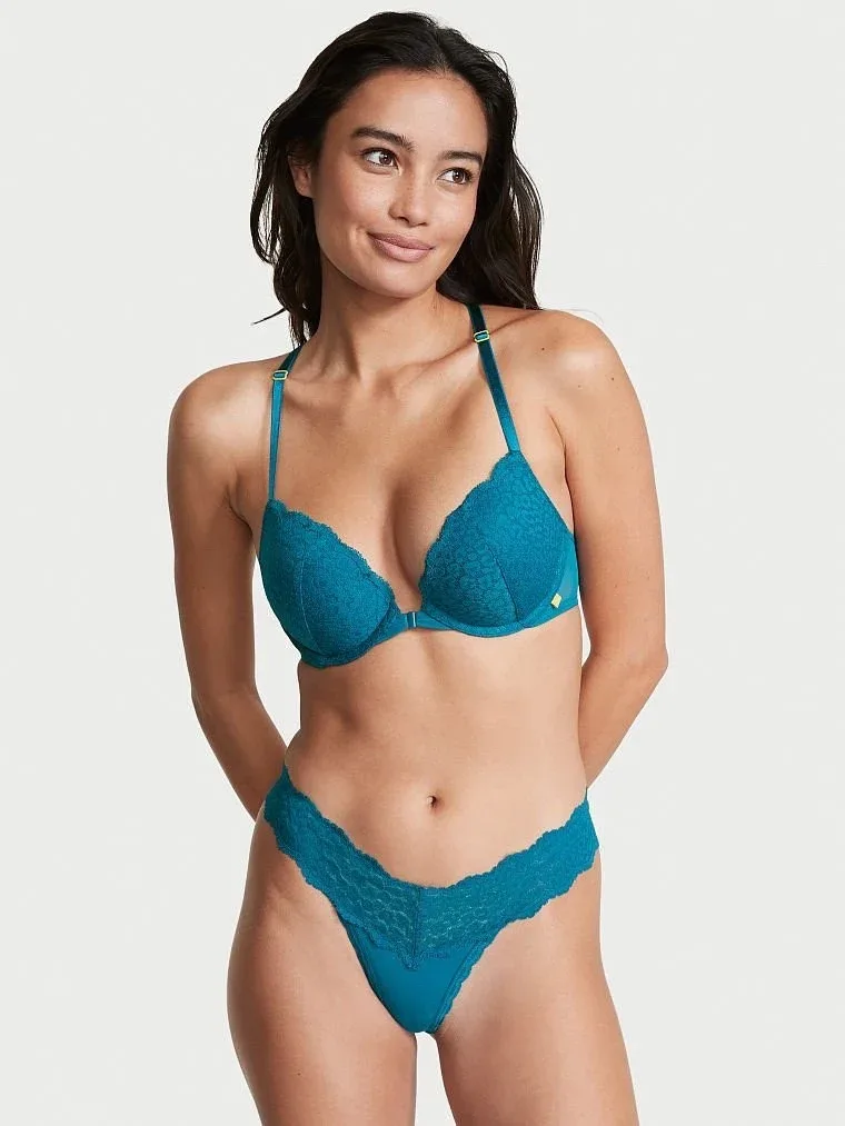 Kelsey Merritt photo 3 — Slim, Brown