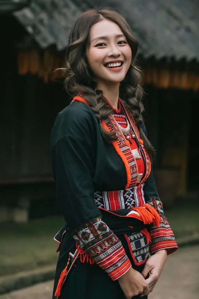 Kha Ngan photo 13 — Vietnamese, Black
