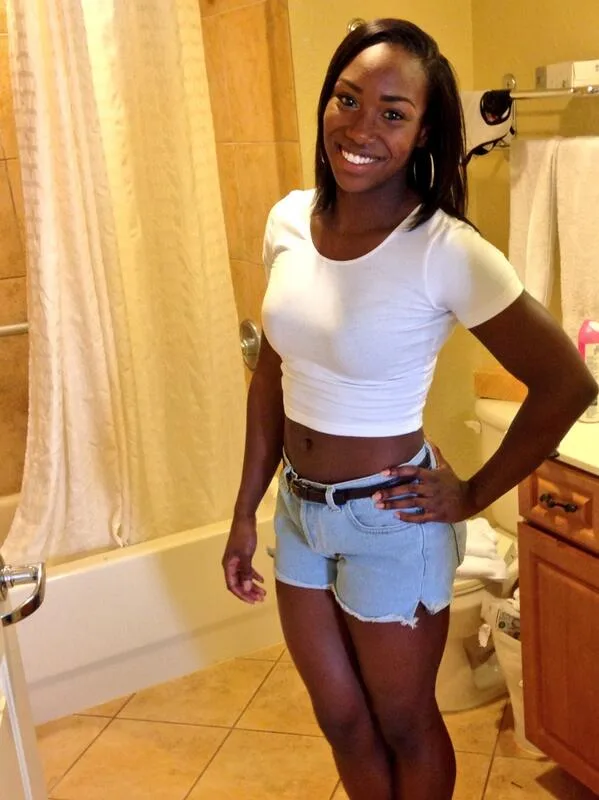Khamica Bingham photo 7 — Black, Average