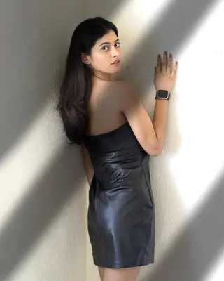 Khushboo Panjathia photo 15 — Slim, Brown