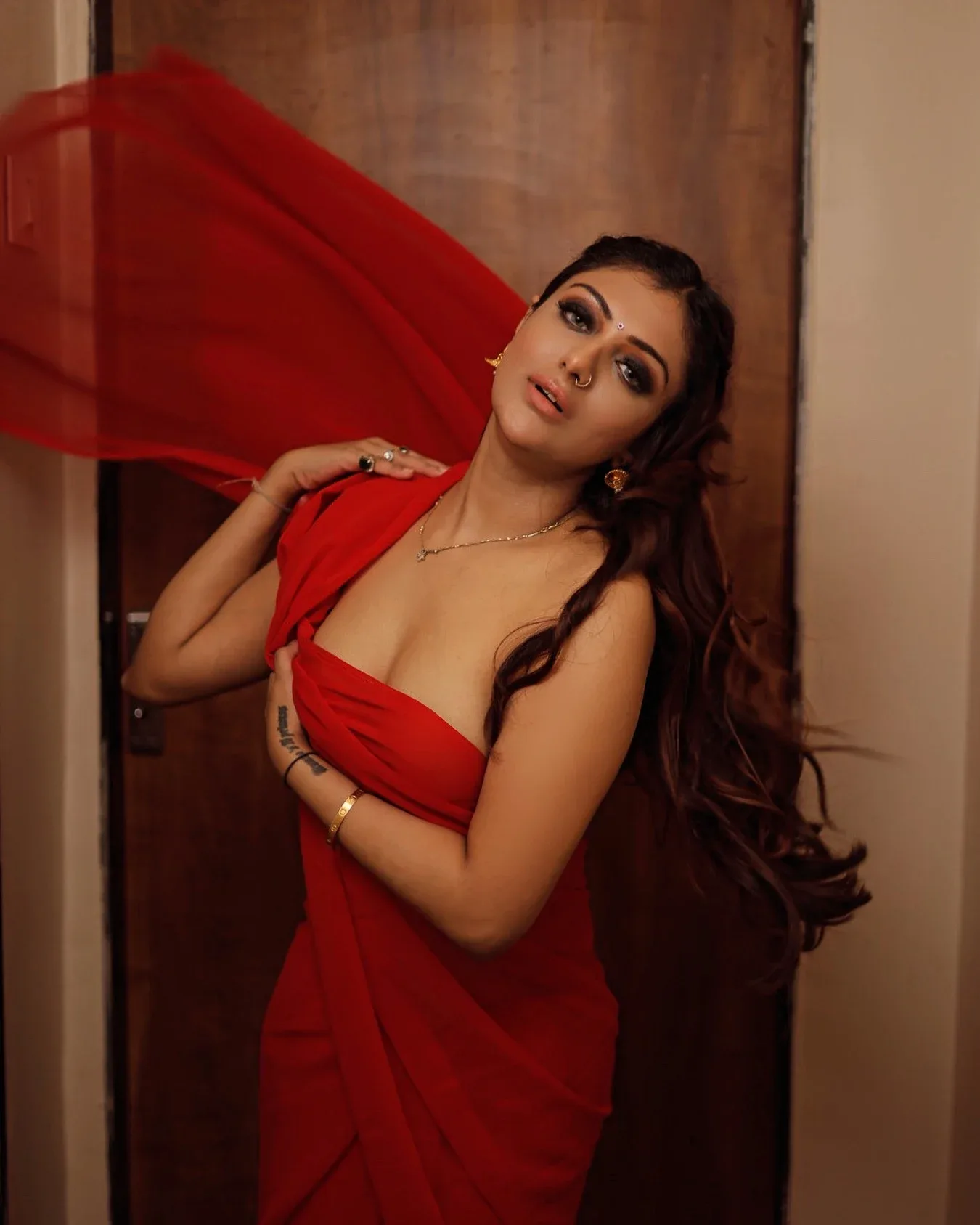 Khushi Mukherjee photo 13 — Emirian), (Indian, Brown