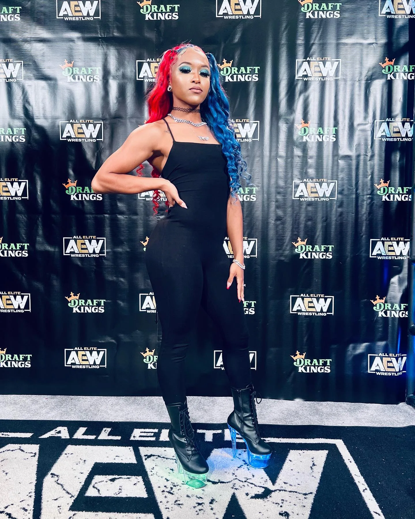 Kiera Hogan photo 10 — Brown, Black