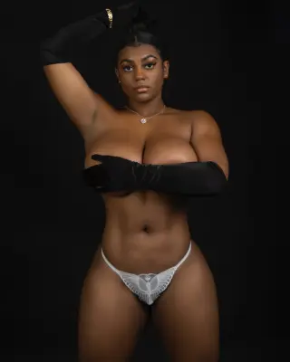 Kiera Nicole Bethley photo 2 — Black, Chubby