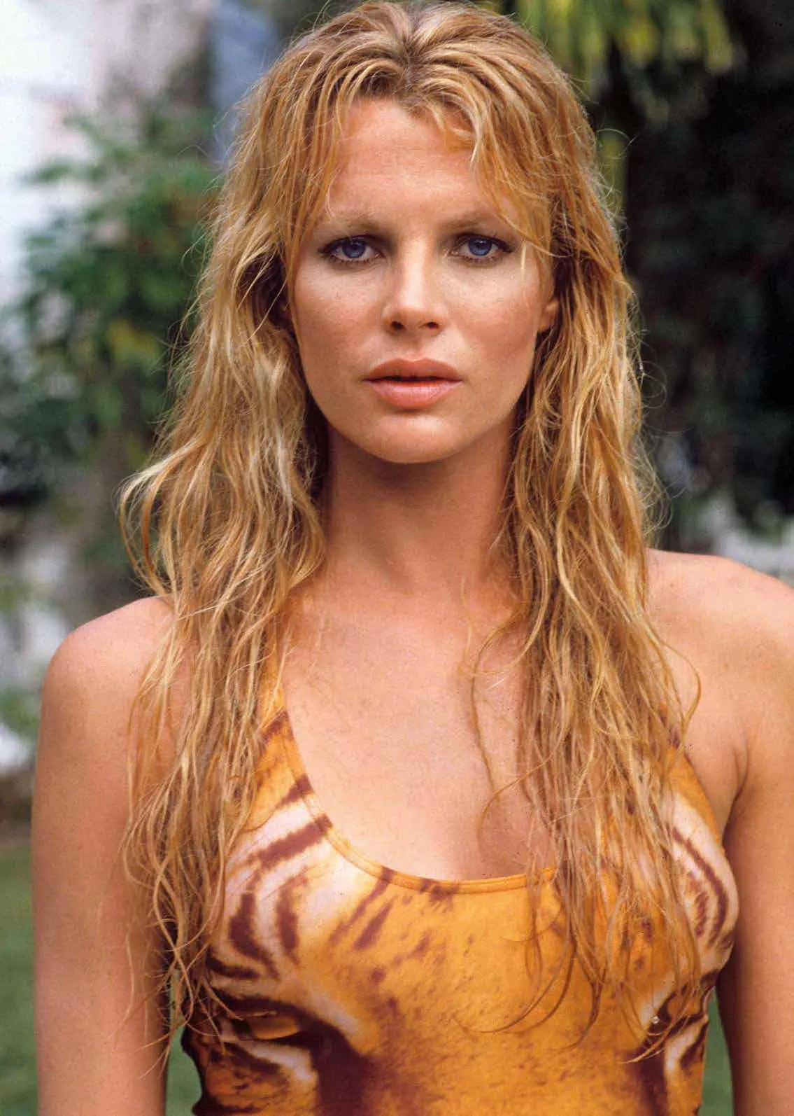 Kim Basinger photo 2 — Blonde, Slim