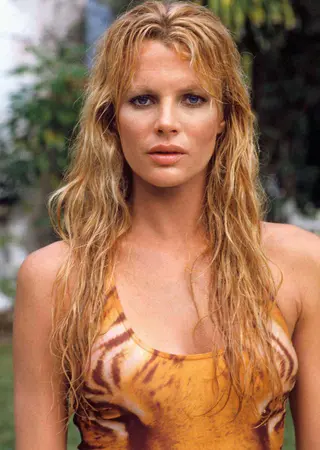 Kim Basinger photo 2 — Blonde, Slim