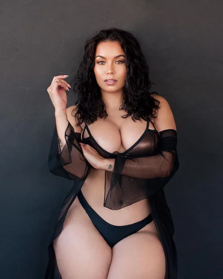 King Steph — Plus Size Model, Podcaster (former), Puerto Rican