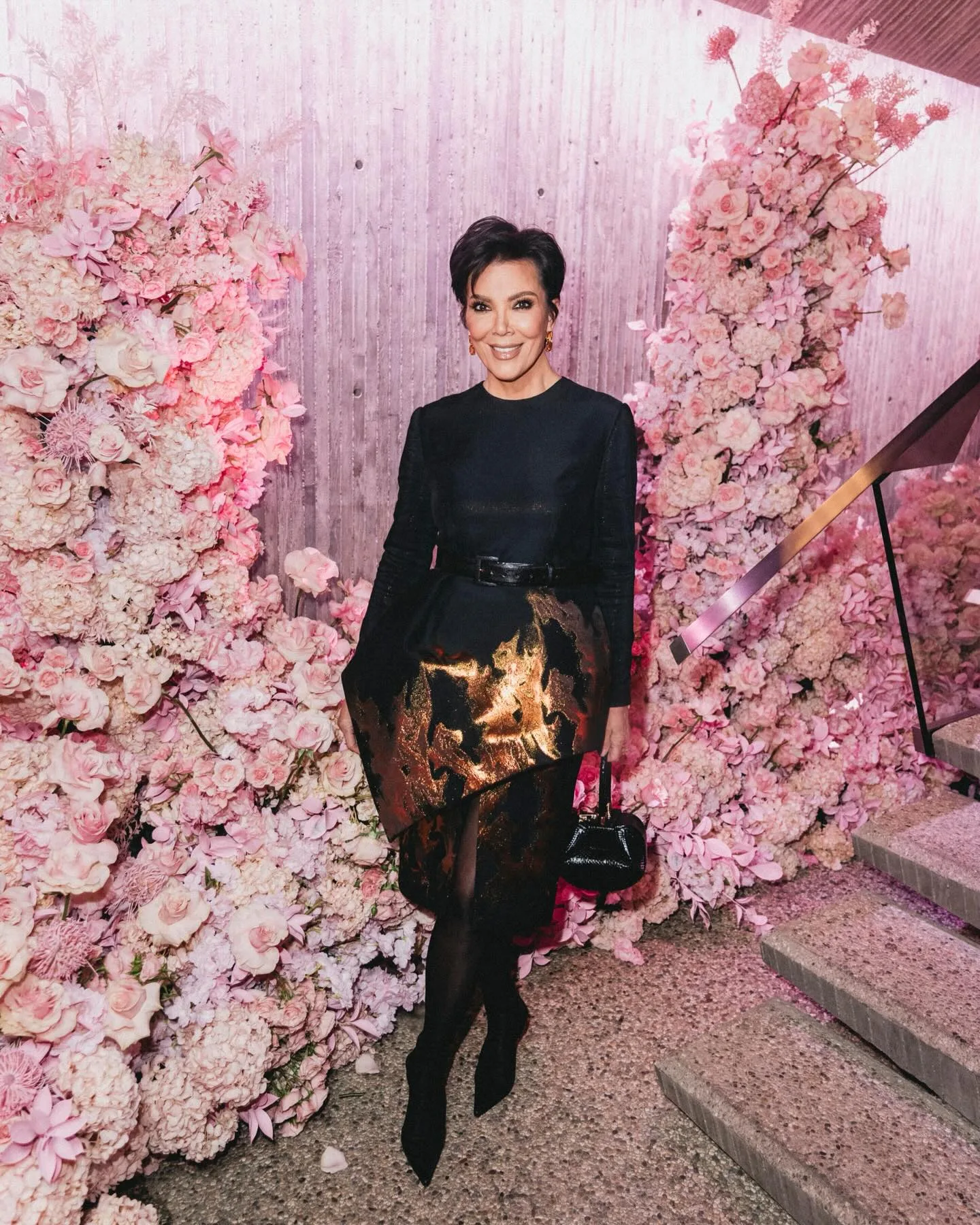 Kris Jenner photo 14 — Brown, Average