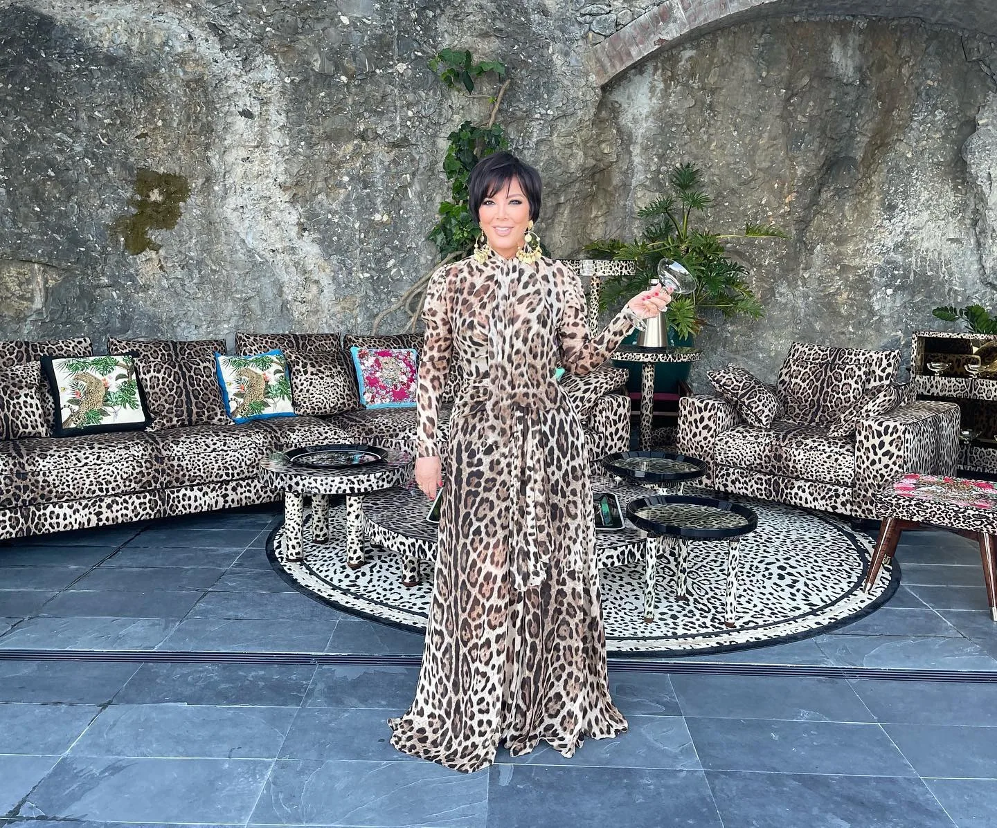 Kris Jenner photo 15 — Average, Brown