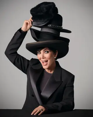 Kris Jenner photo 8 — Brown, Average