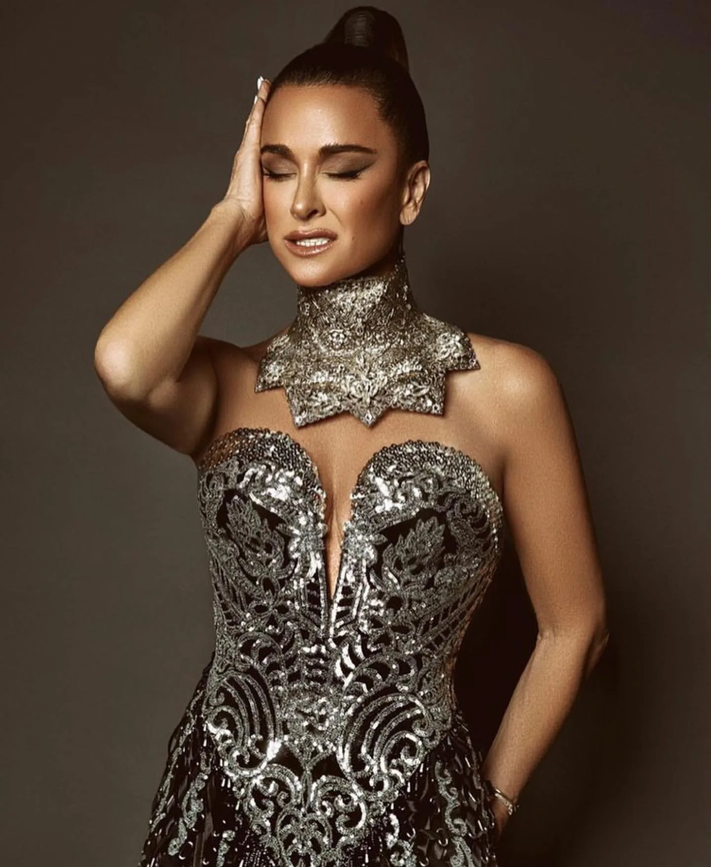 Kyle Richards photo 10 — Brown, Caucasian