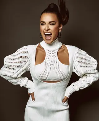 Kyle Richards photo 9 — Average, Brown