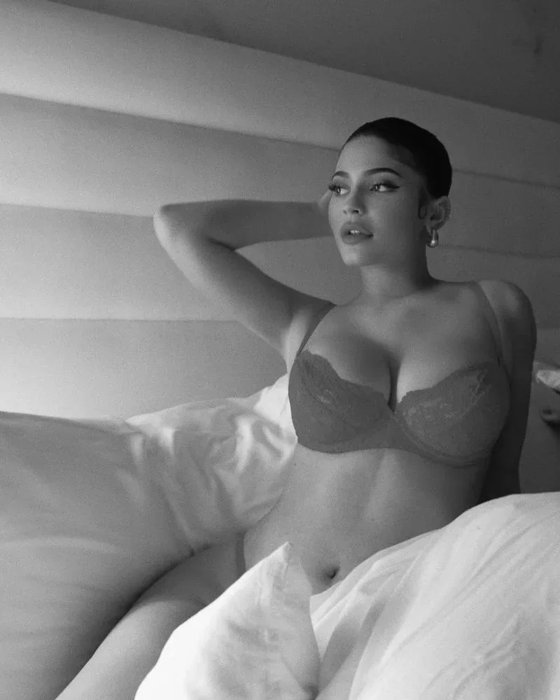 Kylie Jenner photo 18 — Business Woman, Glamour Model, Influencer, Producer, Reality TV Star, TikTok Star, YouTuber, American