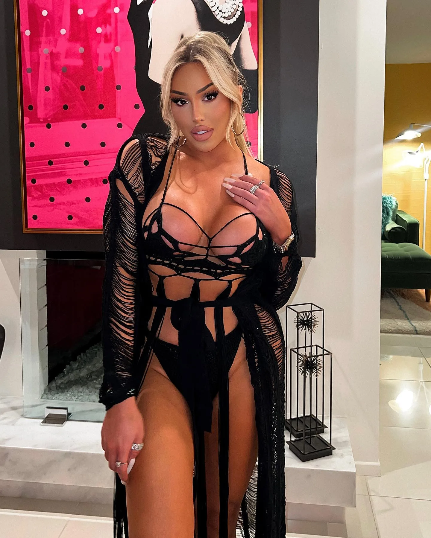 La Demi photo 4 — Brown, Caucasian