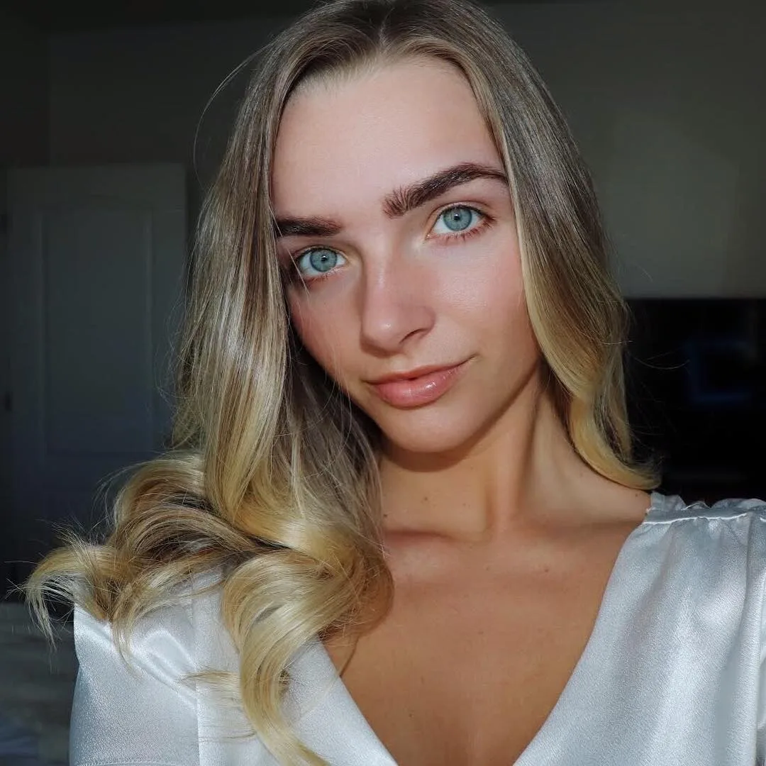 LaaaCure photo 1 — American, Blonde