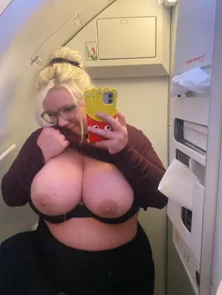 Lacey Summers photo 1 — American, Blonde