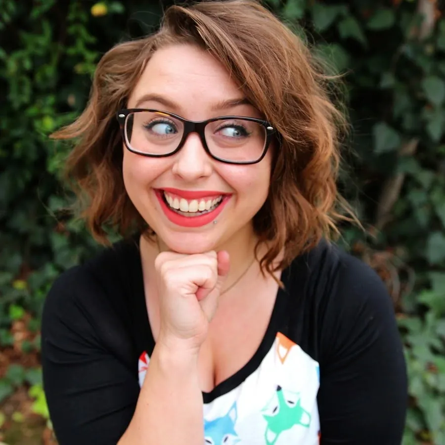 Laci Green photo 1 — American, Brown