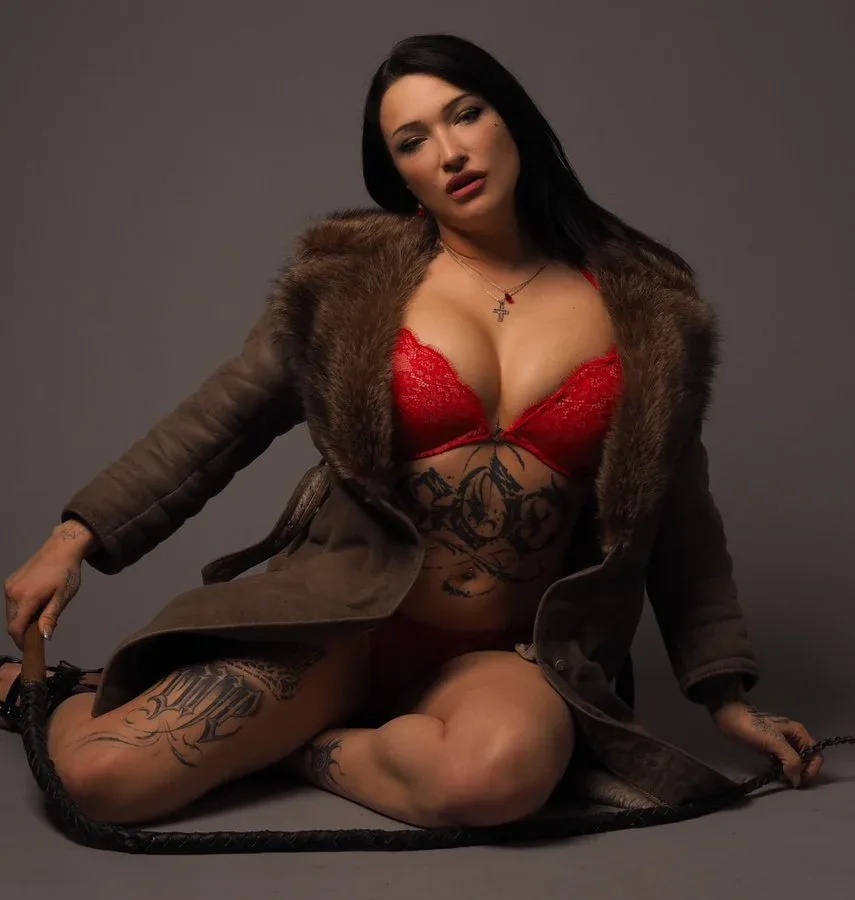Lady Slaya photo 12 — Cosplayer, Dominatrix, Fetish Model, German