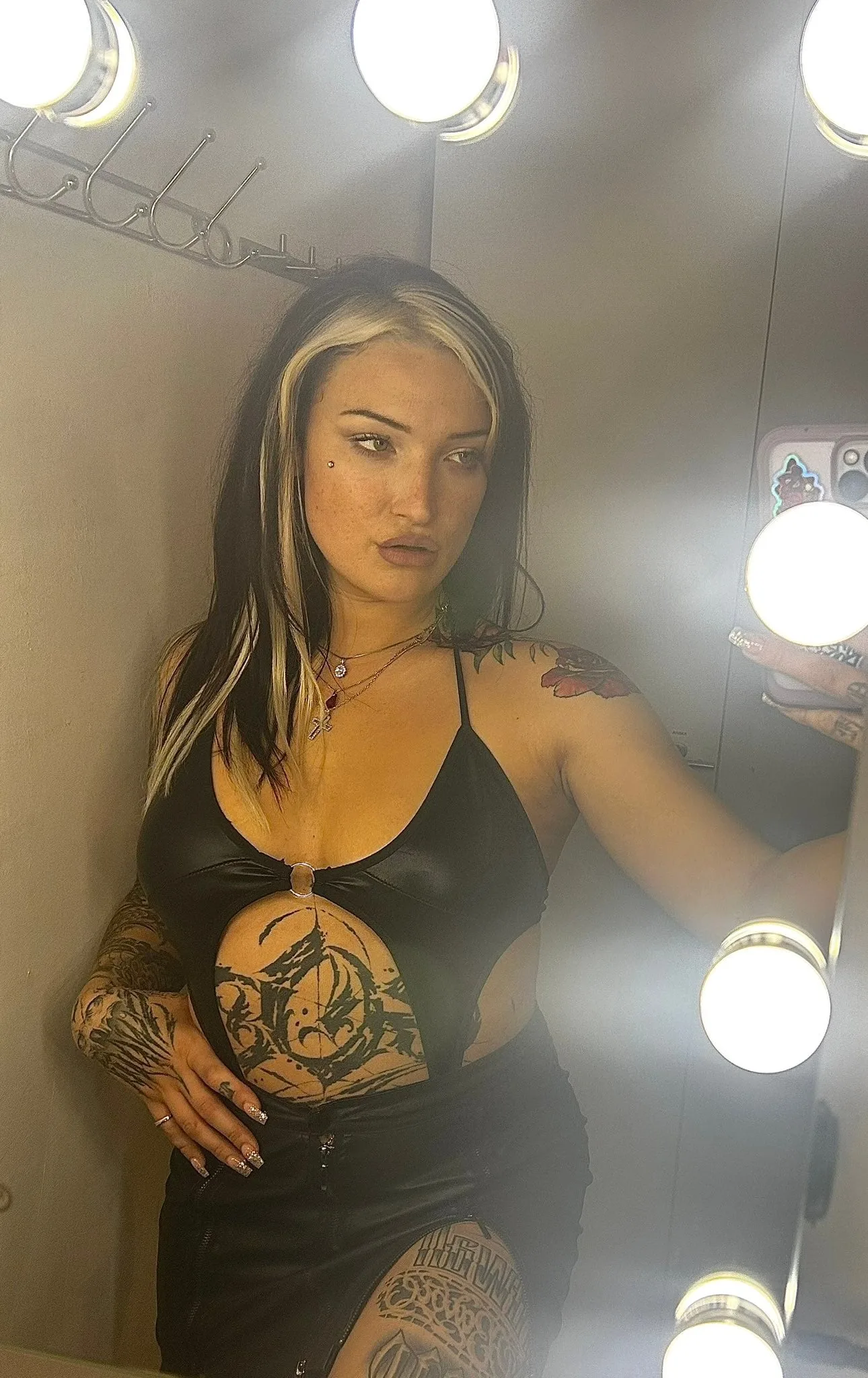 Lady Slaya photo 9 — Average, Brown