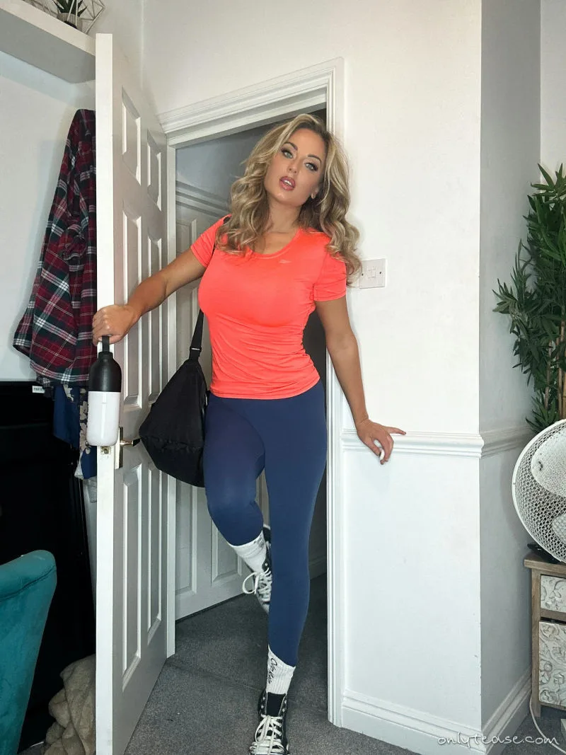 Lana Parker photo 18 — Adult Model, Glamour Model, Photographer, Reality TV Star (former), British