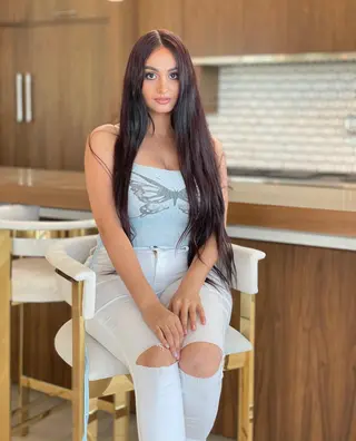 Lana Rose photo 1 — Emirati, Brown