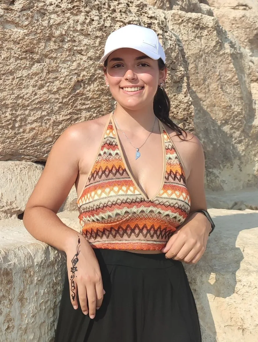 Lara Mendes photo 10 — Student, Portuguese
