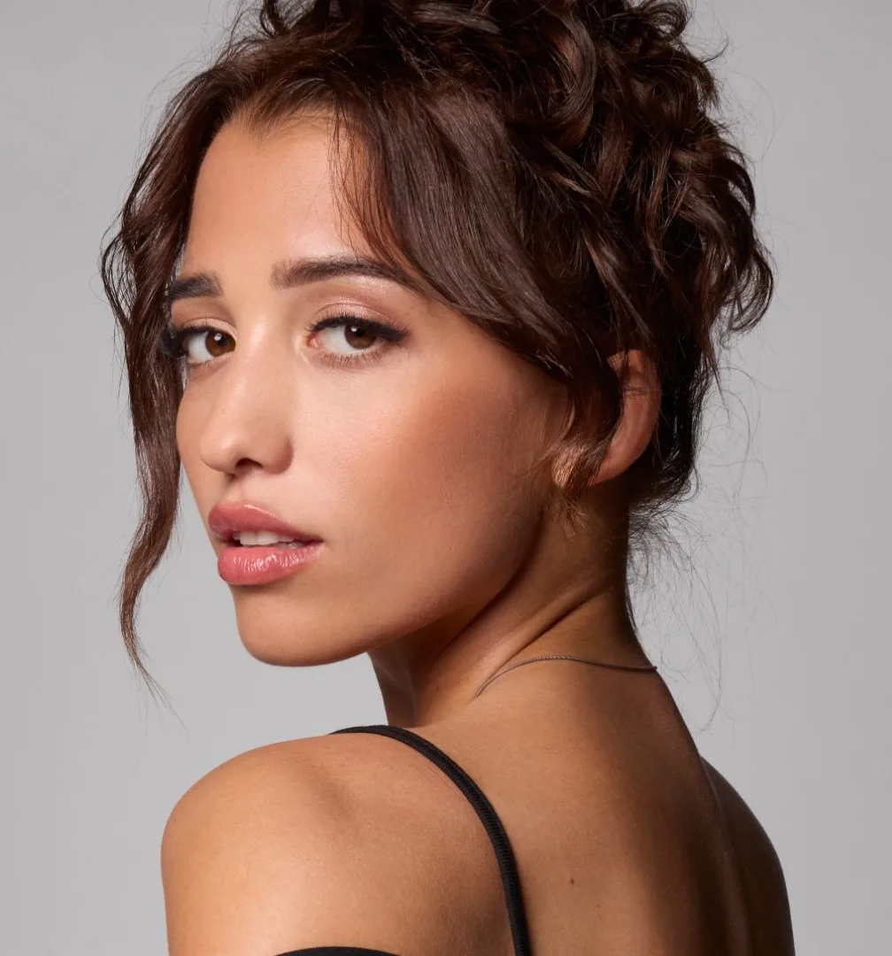 Lara Schobert photo 12 — Celebrity, Hungarian