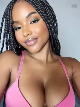 Larissa Silva photo 16 — Black, Average
