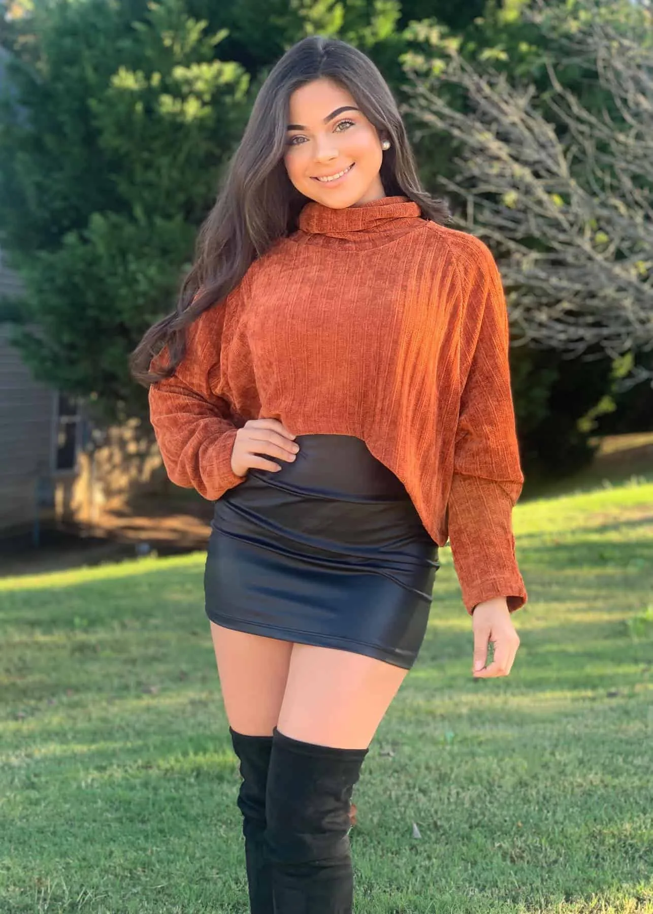 Laura Issela — Influencer, TikTok Star, Salvadoran
