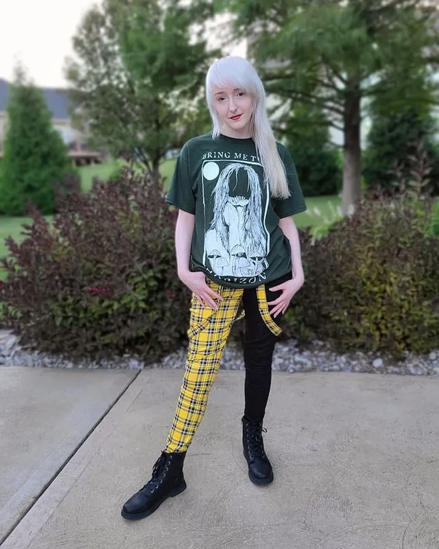 Laura Lemurex — ASMR Star, YouTuber, Welsh