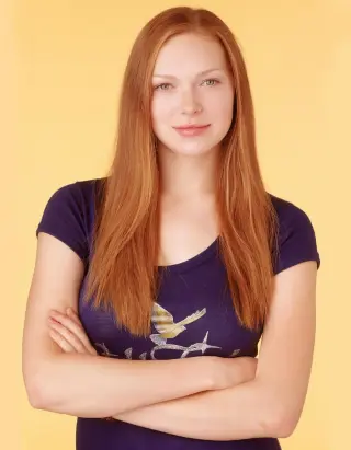 Laura Prepon photo 9 — Slim, Green