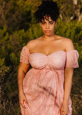 Lauren Carter (Model) photo 2 — Brown, BBW