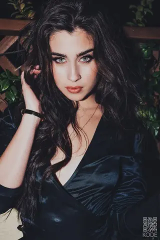 Lauren Jauregui photo 13 — American),  (Cuban, Brown