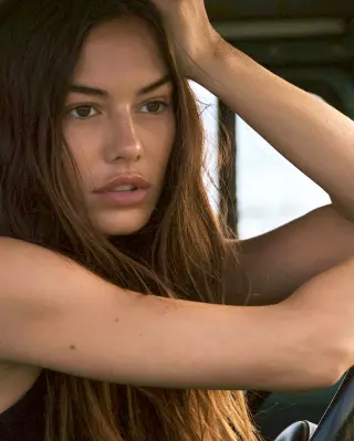 Lauren Sintes photo 7 — British, Brown