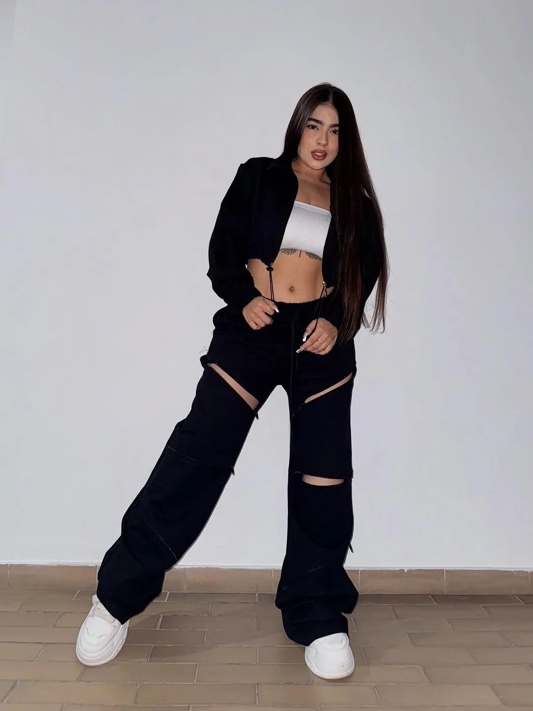 Lauu Gonzales photo 8 — Black, Chubby