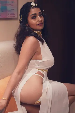 Lavanya Manickam photo 4 — Grey, Asian