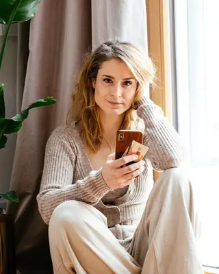 Lea Marlen Woitack photo 2 — Brown, Slim