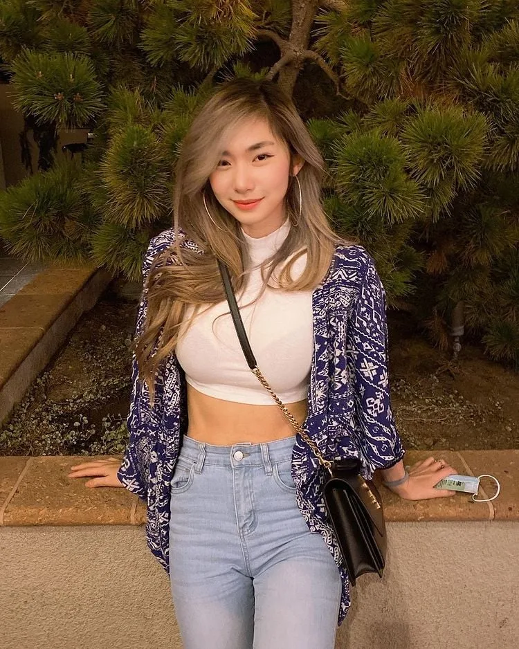 Leena Xu — Gamer, Glamour Model, Influencer, American