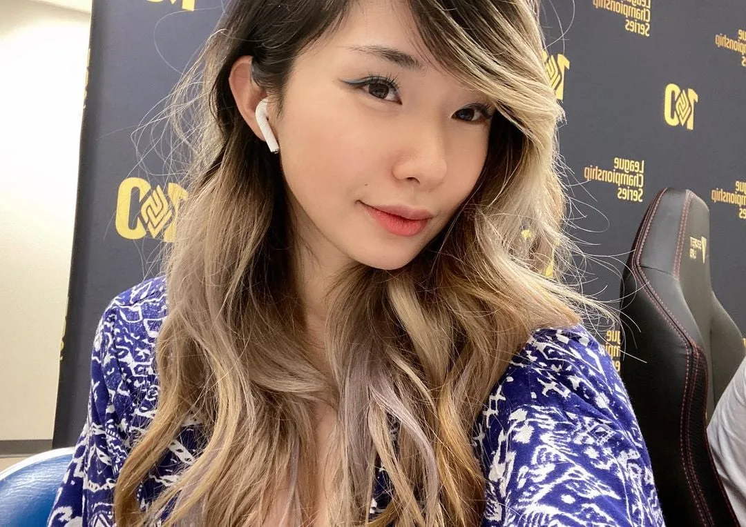 Leena Xu photo 7 — American, Blonde