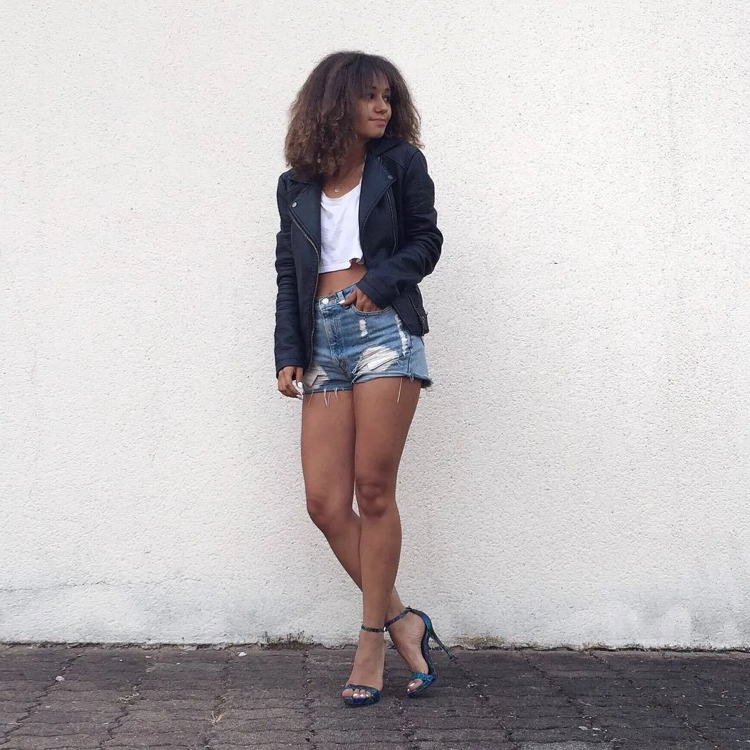 Lena Mahfouf photo 8 — Brown, Average