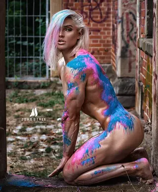 Lena Ramsteiner photo 3 — Muscular, Caucasian