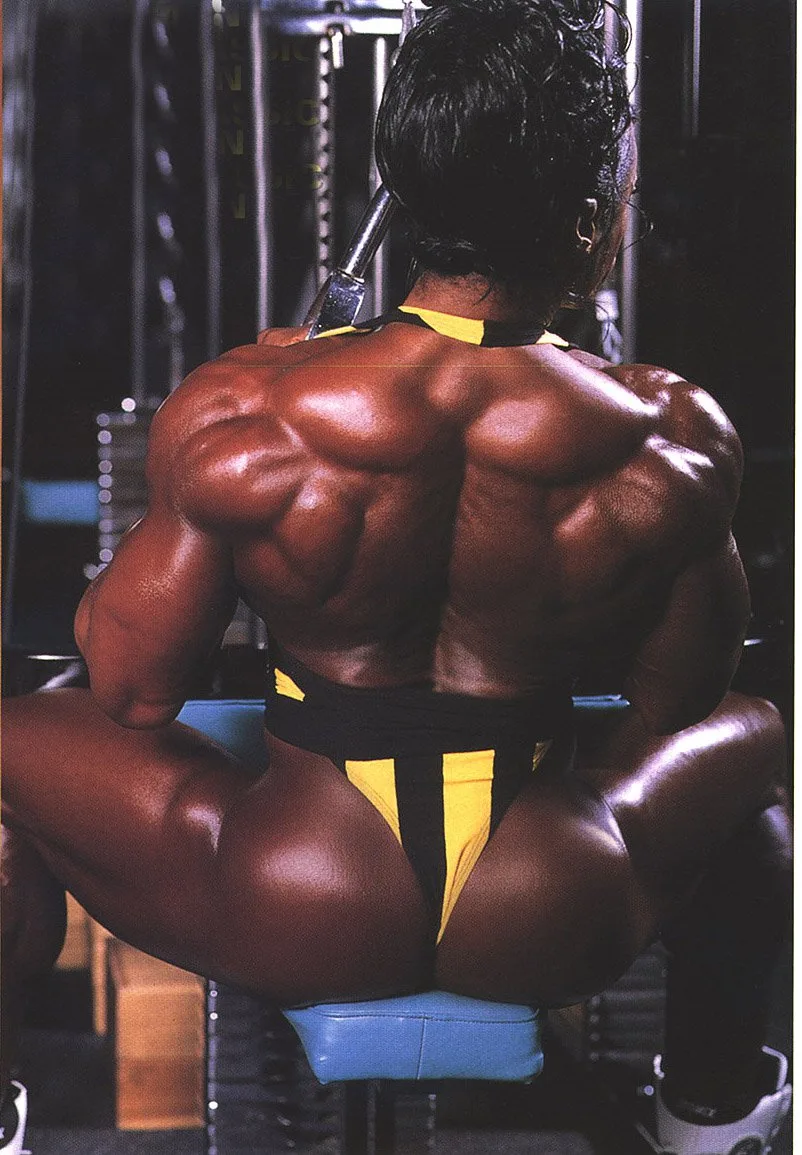 Lesa Lewis photo 3 — Muscular, Brown